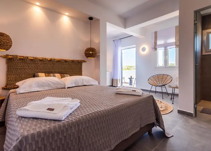 Milos Del Sol Studios